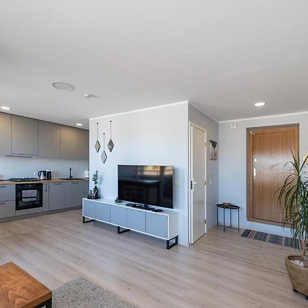 Central 2 Bd Apartment By Hostlovers カウナス エクステリア 写真