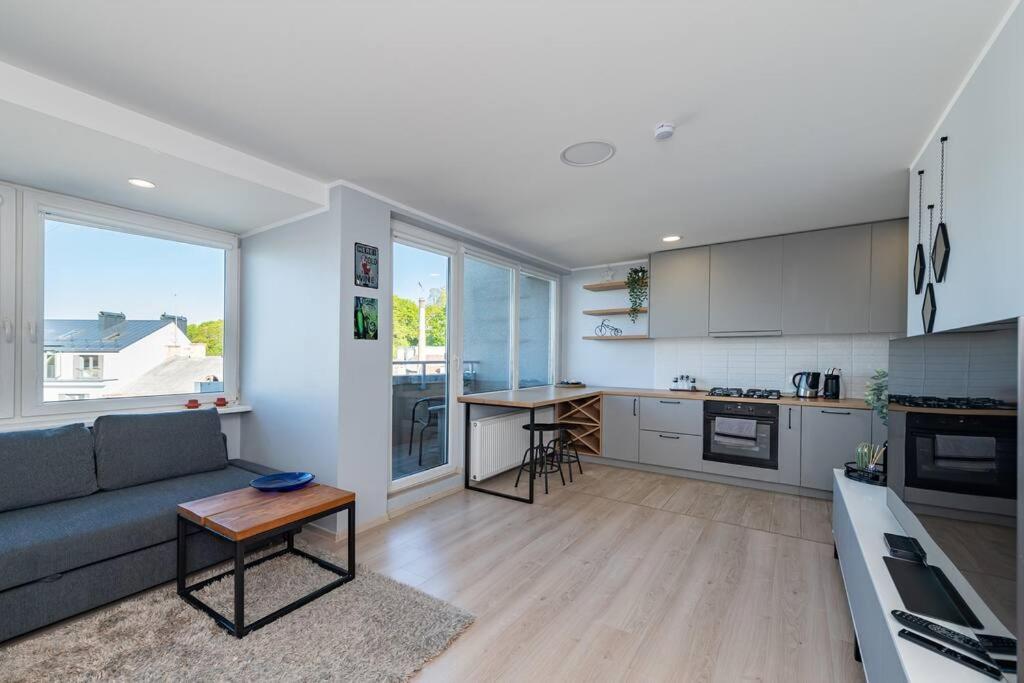 Central 2 Bd Apartment By Hostlovers カウナス エクステリア 写真